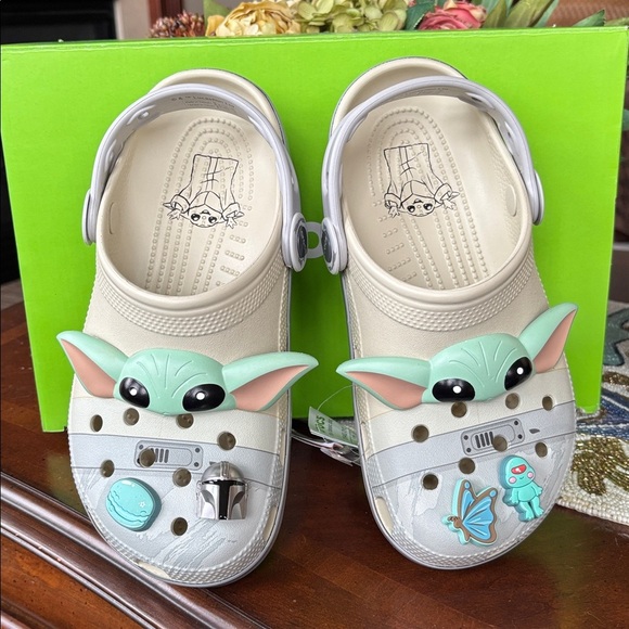 Brand New Crocs Adults' STAR WARS Grogu Classic Clogs Bone Casual Slip On Shoes - Picture 2 of 16